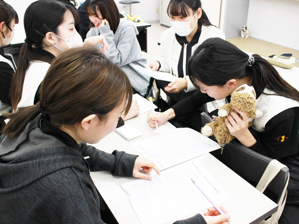 １年生、電話の応対を練習☆